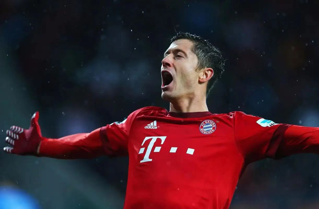 开云-莱万多夫斯基遭遇十五连败，曼联教练面临压力！的简单介绍