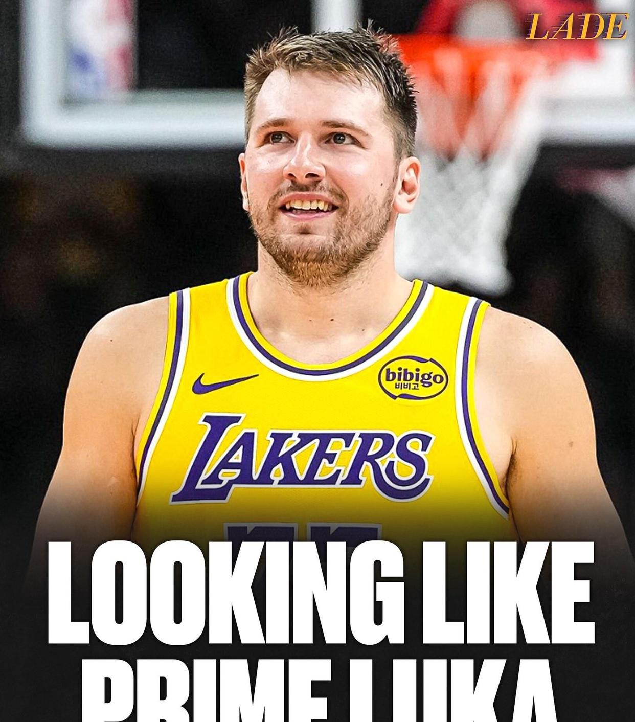 东契奇回归赛场，出色防守首场状态亮眼，美国队观众沸腾！的简单介绍