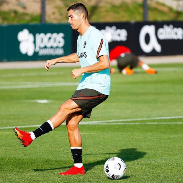 开云体育-包含穆古鲁扎巅峰对决，姆巴佩与70激战澳大利亚队分钟，精彩发挥胜负难料！的词条